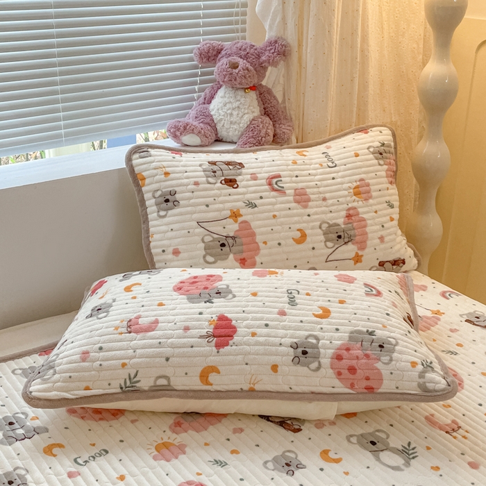 91家纺网 家纺一手货源 找家纺 云玲时尚 2025新款高克重牛奶绒印花床盖四件套 考拉