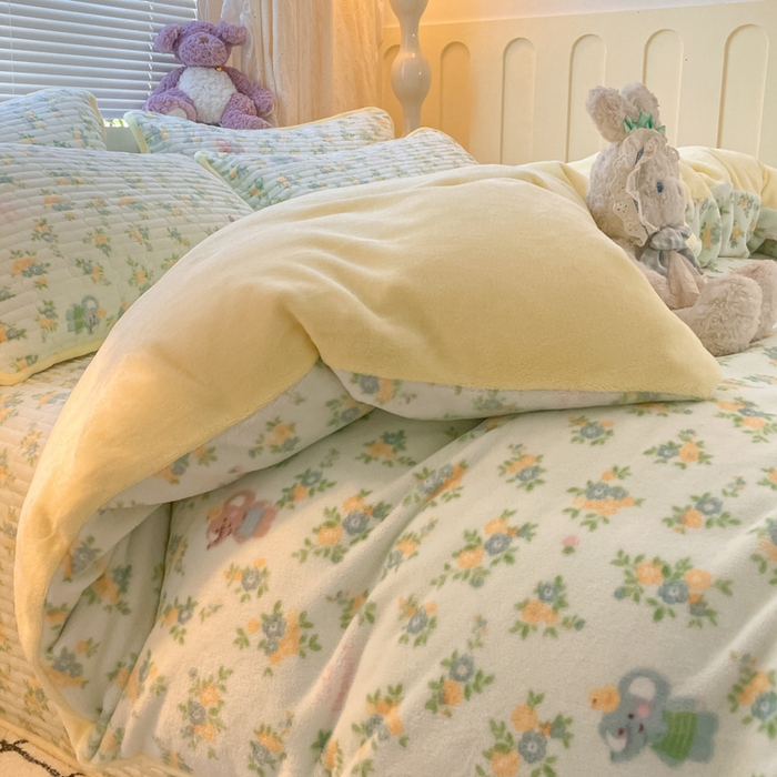 91家纺网 家纺一手货源 找家纺 云玲时尚 2025新款高克重牛奶绒印花床盖四件套 快乐小象