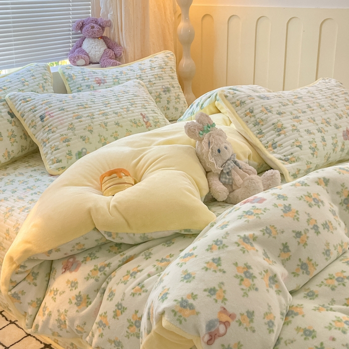 91家纺网 家纺一手货源 找家纺 云玲时尚 2025新款高克重牛奶绒印花床盖四件套 快乐小象