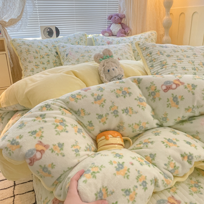 91家纺网 家纺一手货源 找家纺 云玲时尚 2025新款高克重牛奶绒印花床盖四件套 快乐小象