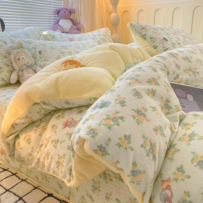 91家纺网 家纺一手货源 找家纺 云玲时尚 2025新款高克重牛奶绒印花床盖四件套 快乐小象