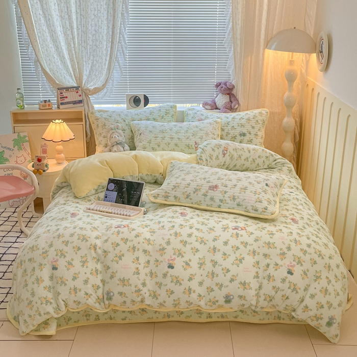 91家纺网 家纺一手货源 找家纺 云玲时尚 2025新款高克重牛奶绒印花床盖四件套 快乐小象