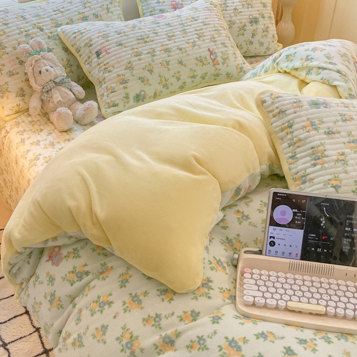 91家纺网 家纺一手货源 找家纺 云玲时尚 2025新款高克重牛奶绒印花床盖四件套 快乐小象