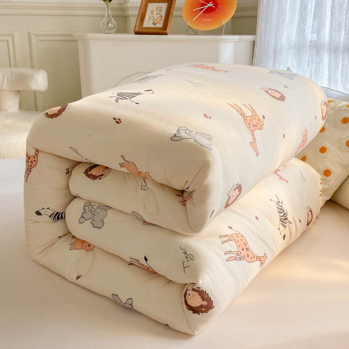 91家纺网 家纺一手货源 找家纺 小叮当家纺仓储工厂店 2025年新款A类母婴级宝宝被子豆豆绒牛奶针织棉被子儿童被子豆豆被大豆被春秋 牛奶针织被-动物乐园