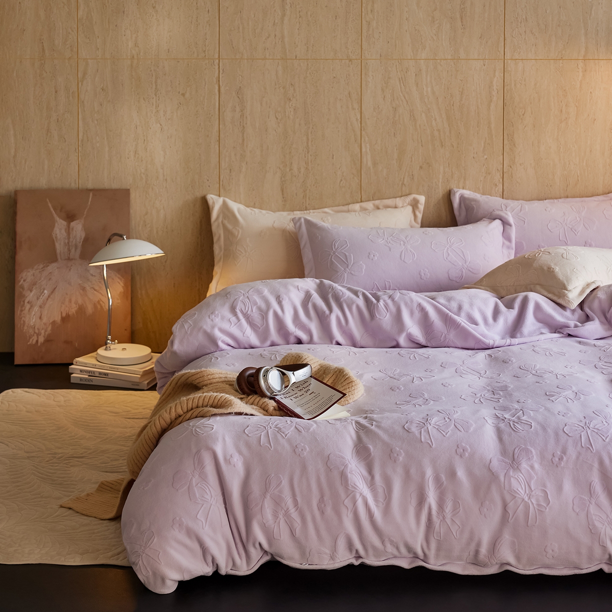 91家纺网 家纺一手货源 找家纺 亿梵家居 2025秋冬新款A类全消光牛奶绒立体5D雕花绒四件套-风格一 （提供买家秀） 蝴蝶结-新媚紫