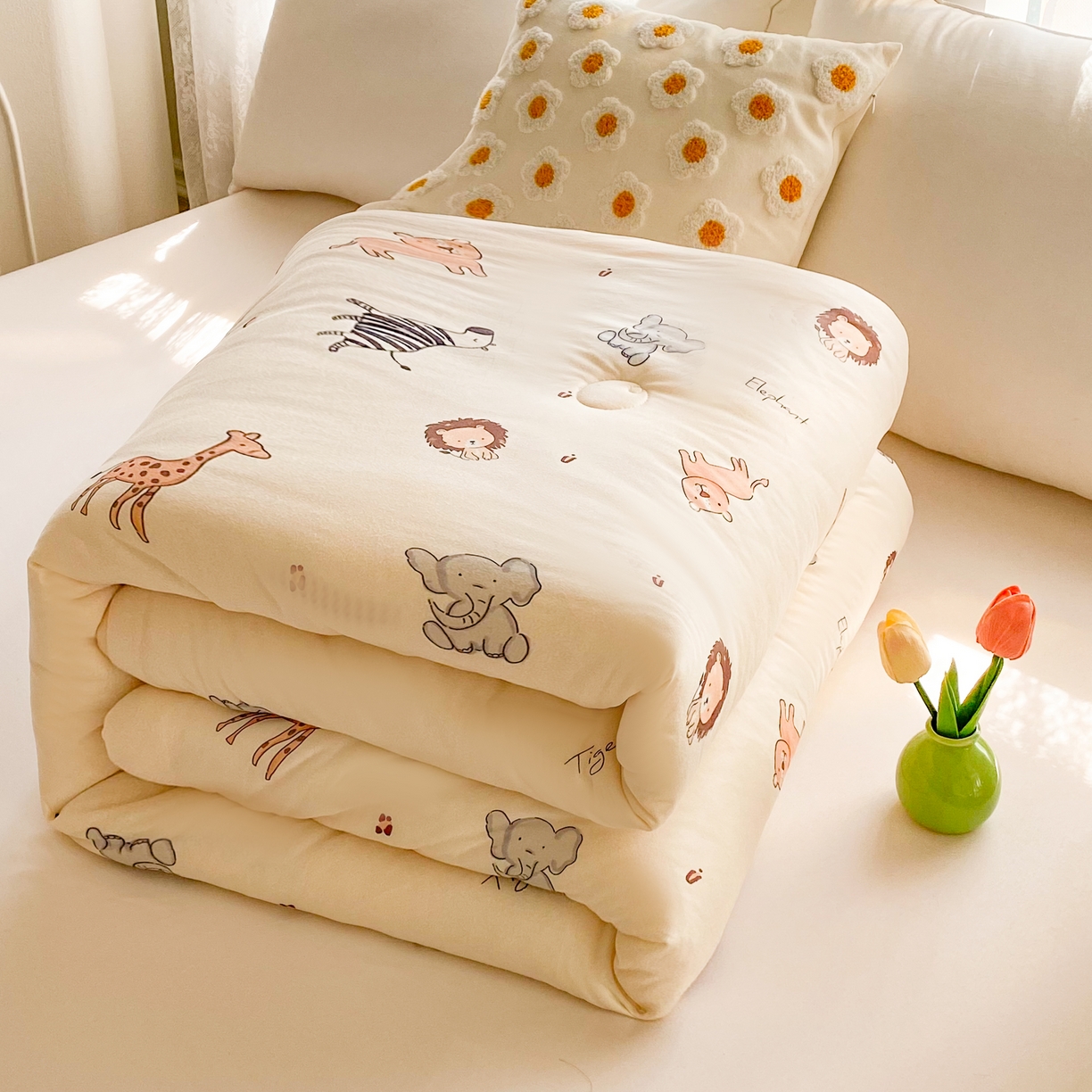 91家纺网 家纺一手货源 找家纺 小叮当家纺仓储工厂店 2025年新款A类母婴级宝宝被子豆豆绒牛奶针织棉被子儿童被子豆豆被大豆被春秋 牛奶针织被-动物乐园