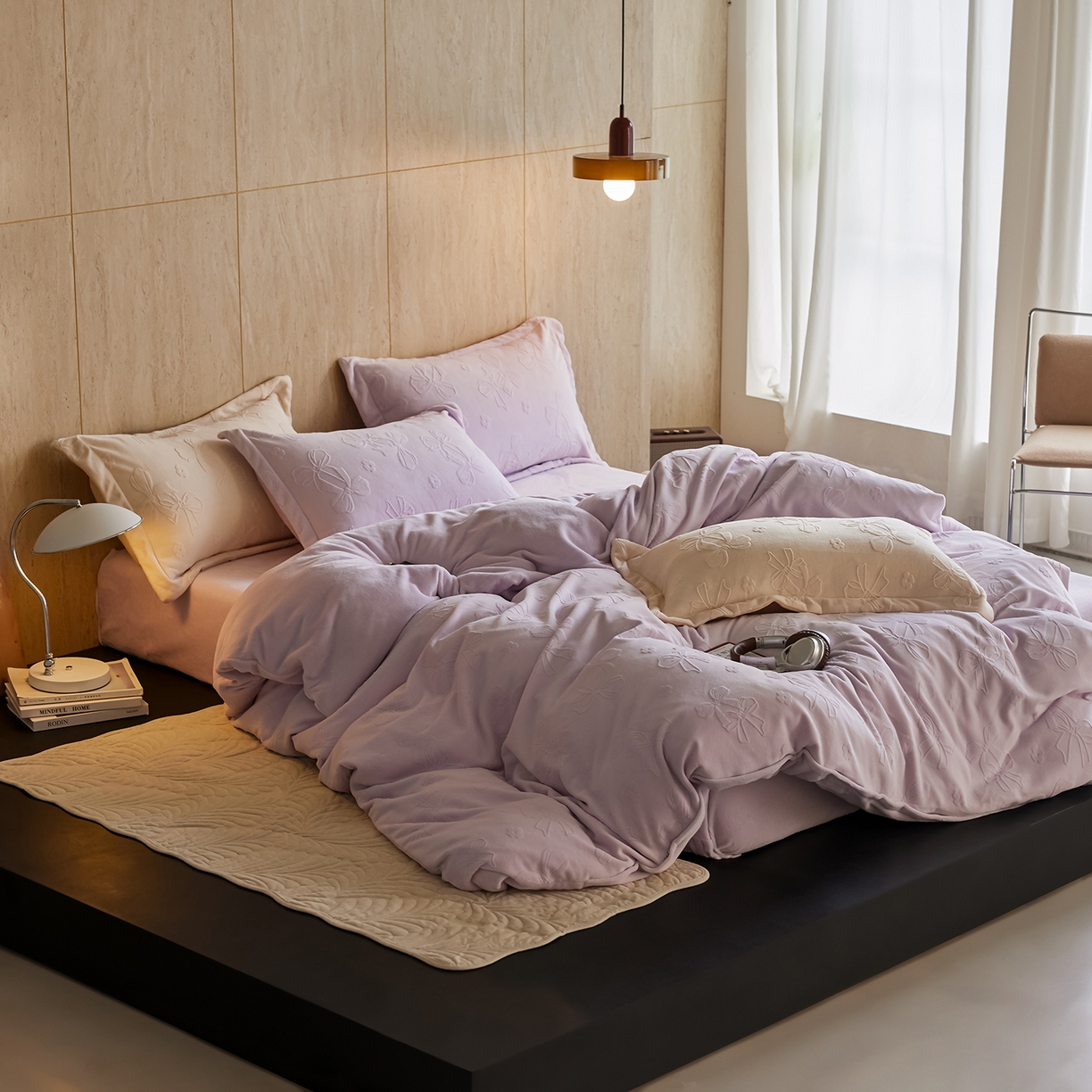 91家纺网 家纺一手货源 找家纺 亿梵家居 2025秋冬新款A类全消光牛奶绒立体5D雕花绒四件套-风格一 （提供买家秀） 蝴蝶结-新媚紫