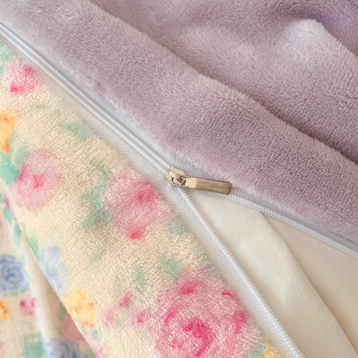 91家纺网 家纺一手货源 找家纺 云玲时尚 2025新款高克重牛奶绒印花床盖四件套 漫漫花海