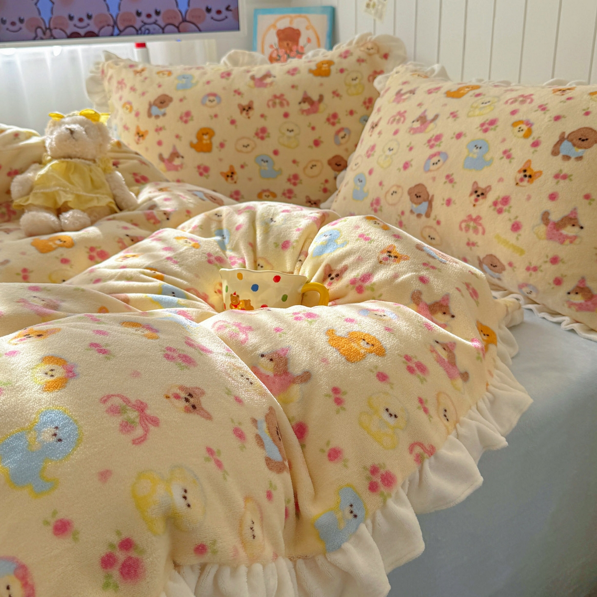 91家纺网 家纺一手货源 找家纺 （总）老K (原美阁） 2025新款A类200克花边款牛奶绒四件套-卡通花边