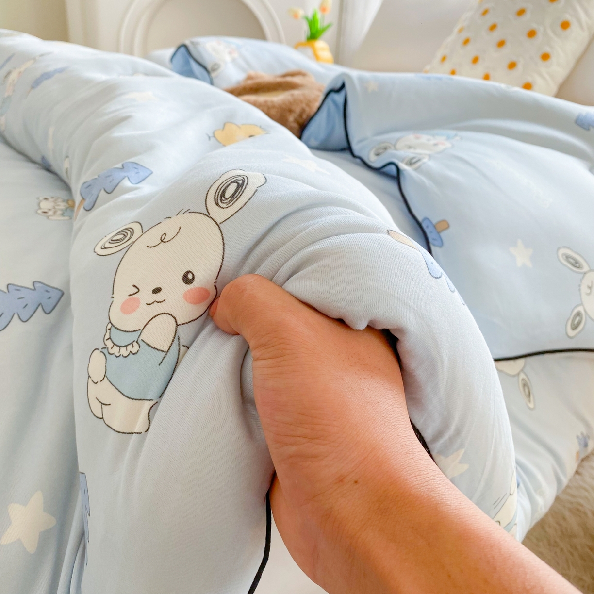 91家纺网 家纺一手货源 找家纺 小叮当家纺仓储工厂店 2025年新款A类母婴级宝宝被子豆豆绒牛奶针织棉被子儿童被子豆豆被大豆被春秋 牛奶针织被-帕恰狗蓝