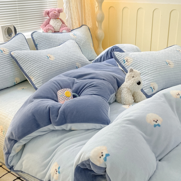 云玲时尚 2025新款高克重牛奶绒印花床盖四件套 星愿小狗