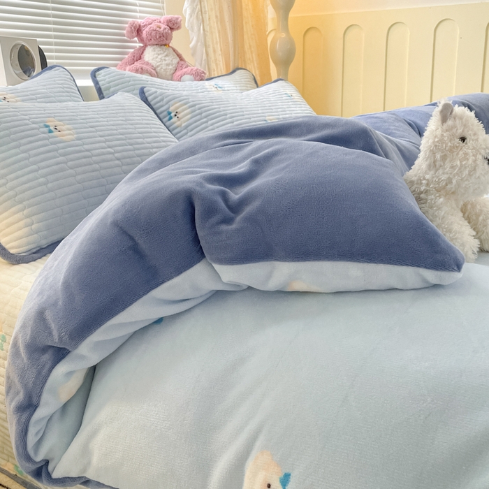 91家纺网 家纺一手货源 找家纺 云玲时尚 2025新款高克重牛奶绒印花床盖四件套 星愿小狗