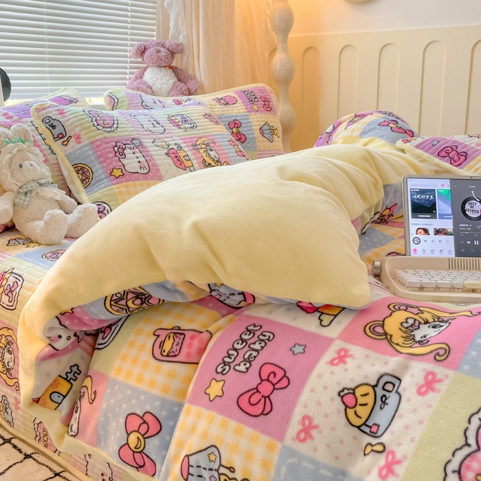 91家纺网 家纺一手货源 找家纺 云玲时尚 2025新款高克重牛奶绒印花床盖四件套 月亮女神