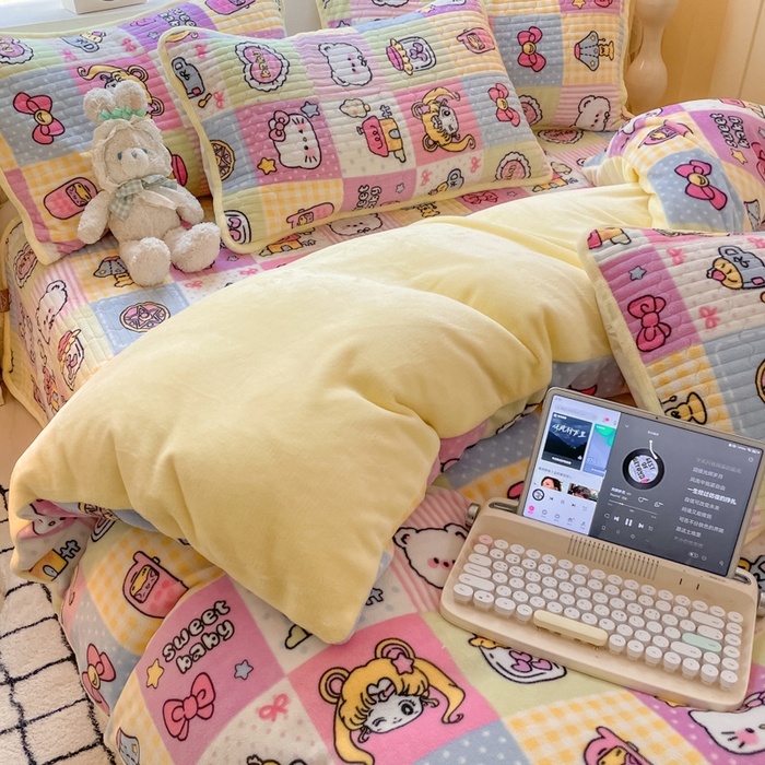 91家纺网 家纺一手货源 找家纺 云玲时尚 2025新款高克重牛奶绒印花床盖四件套 月亮女神