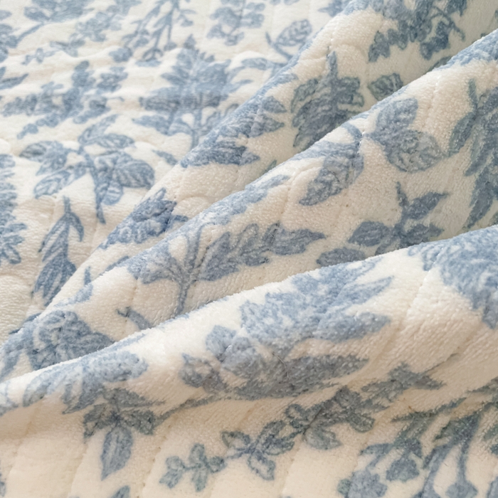 91家纺网 家纺一手货源 找家纺 （总）云玲时尚 2025新款高克重牛奶绒印花夹棉床盖