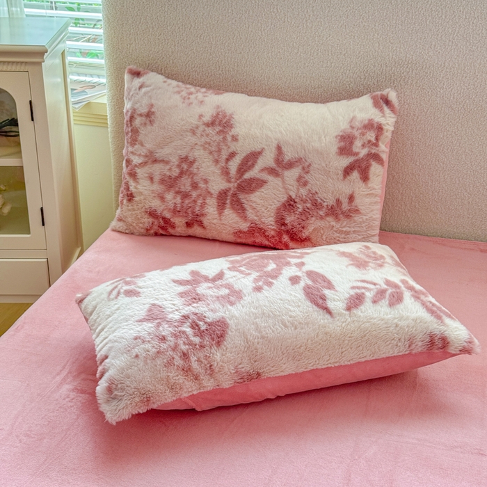 91家纺网 家纺一手货源 找家纺 爱多多家居 2025新款印花美拉德兔毛印花四件套单被套 花间粉