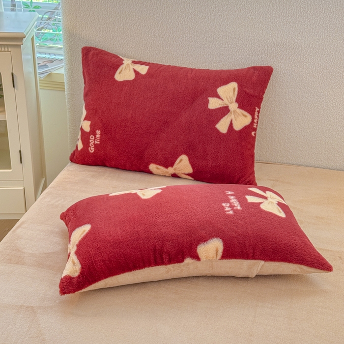 91家纺网 家纺一手货源 找家纺 爱多多家居 2025新款印花美拉德兔毛印花四件套单被套 大红蝴蝶结