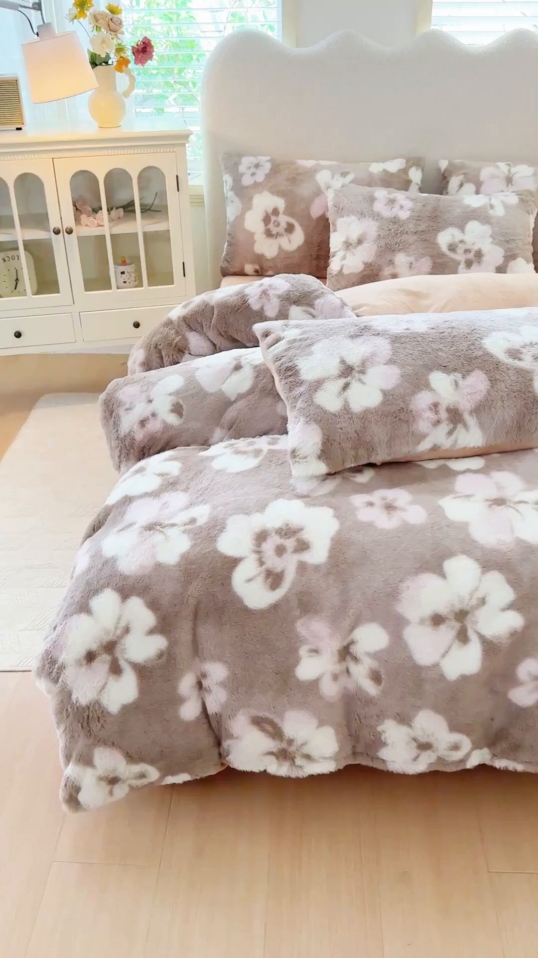 91家纺网 家纺一手货源 找家纺 爱多多家居 2025新款印花美拉德兔毛印花四件套单被套 繁花