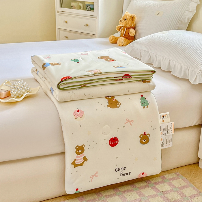 91家纺网 家纺一手货源 找家纺 小叮当家纺仓储工厂店 2025年新款A类母婴级宝宝被子豆豆绒牛奶针织棉被子儿童被子豆豆被大豆被春秋 牛奶针织被-圣诞小熊