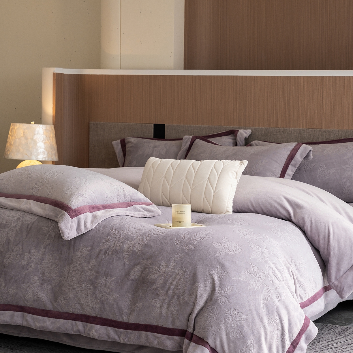 91家纺网 家纺一手货源 找家纺 瑞雪家居 2025新款亲肤舒适牛奶绒四件套-繁花系列 繁花-浅紫