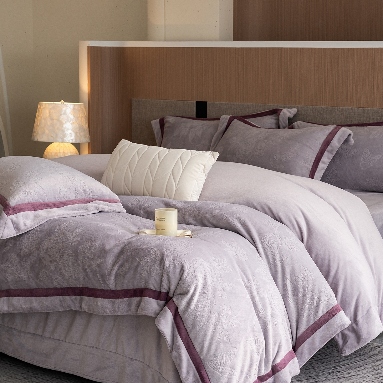 91家纺网 家纺一手货源 找家纺 瑞雪家居 2025新款亲肤舒适牛奶绒四件套-繁花系列 繁花-浅紫