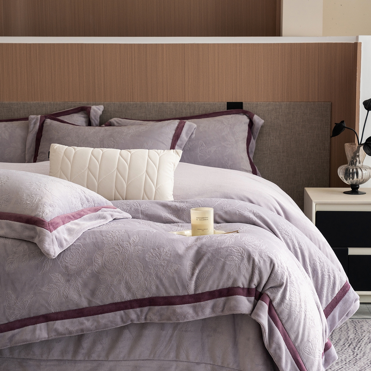 91家纺网 家纺一手货源 找家纺 瑞雪家居 2025新款亲肤舒适牛奶绒四件套-繁花系列 繁花-浅紫