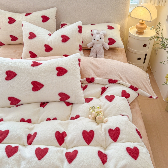 91家纺网 家纺一手货源 找家纺 爱多多家居 2025新款印花美拉德兔毛印花四件套单被套 红色爱心