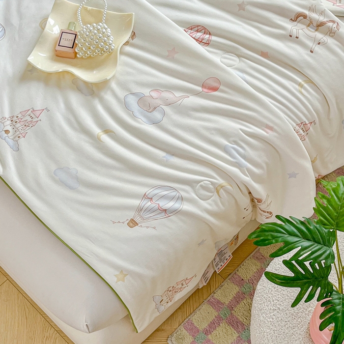 91家纺网 家纺一手货源 找家纺 小叮当家纺仓储工厂店 2025年新款A类母婴级宝宝被子豆豆绒牛奶针织棉被子儿童被子豆豆被大豆被春秋 牛奶针织被-梦幻岛