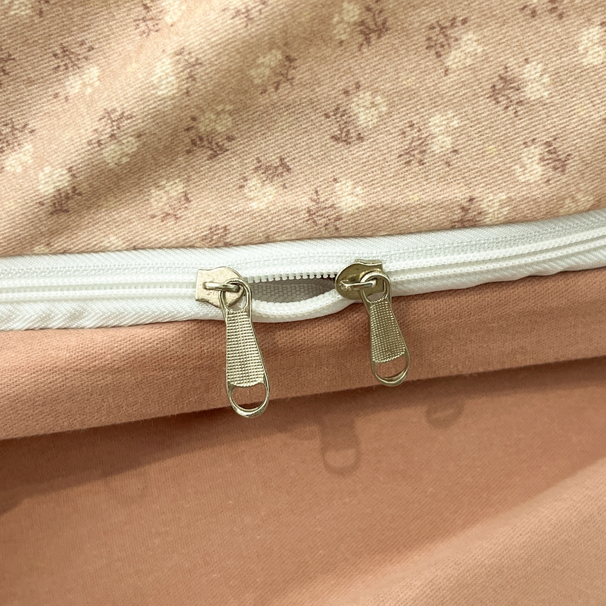 91家纺网 家纺一手货源 找家纺 小叮当家纺仓储工厂店 2025新款提供买家秀爆款花型不断货美拉德卡通全棉纯棉磨毛四件套 乐桃