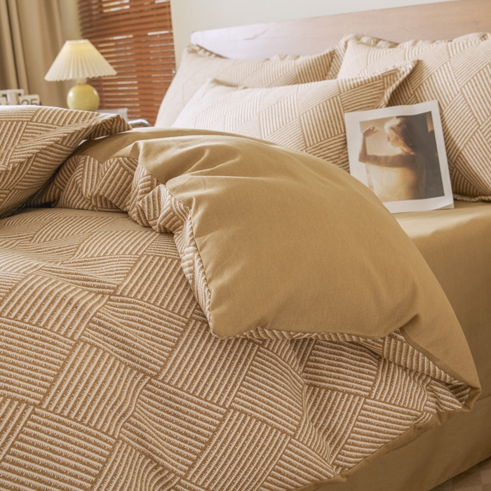 91家纺网 家纺一手货源 找家纺 大吉  2024新款加厚喷气全棉磨毛被套 菱格