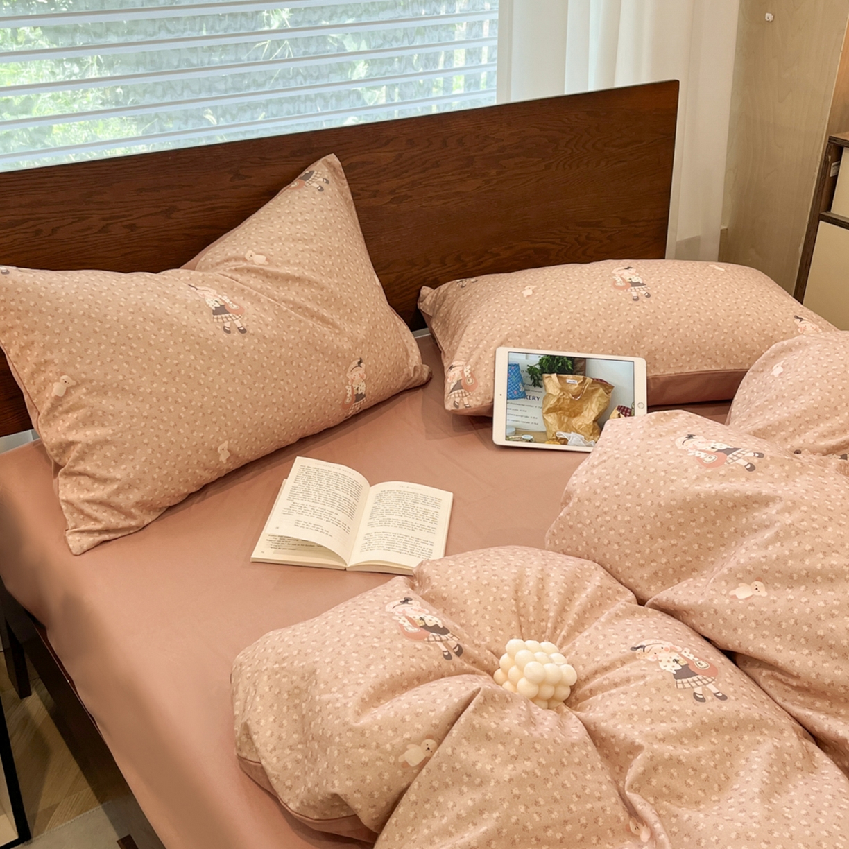 91家纺网 家纺一手货源 找家纺 小叮当家纺仓储工厂店 2025新款提供买家秀爆款花型不断货美拉德卡通全棉纯棉磨毛四件套 乐桃