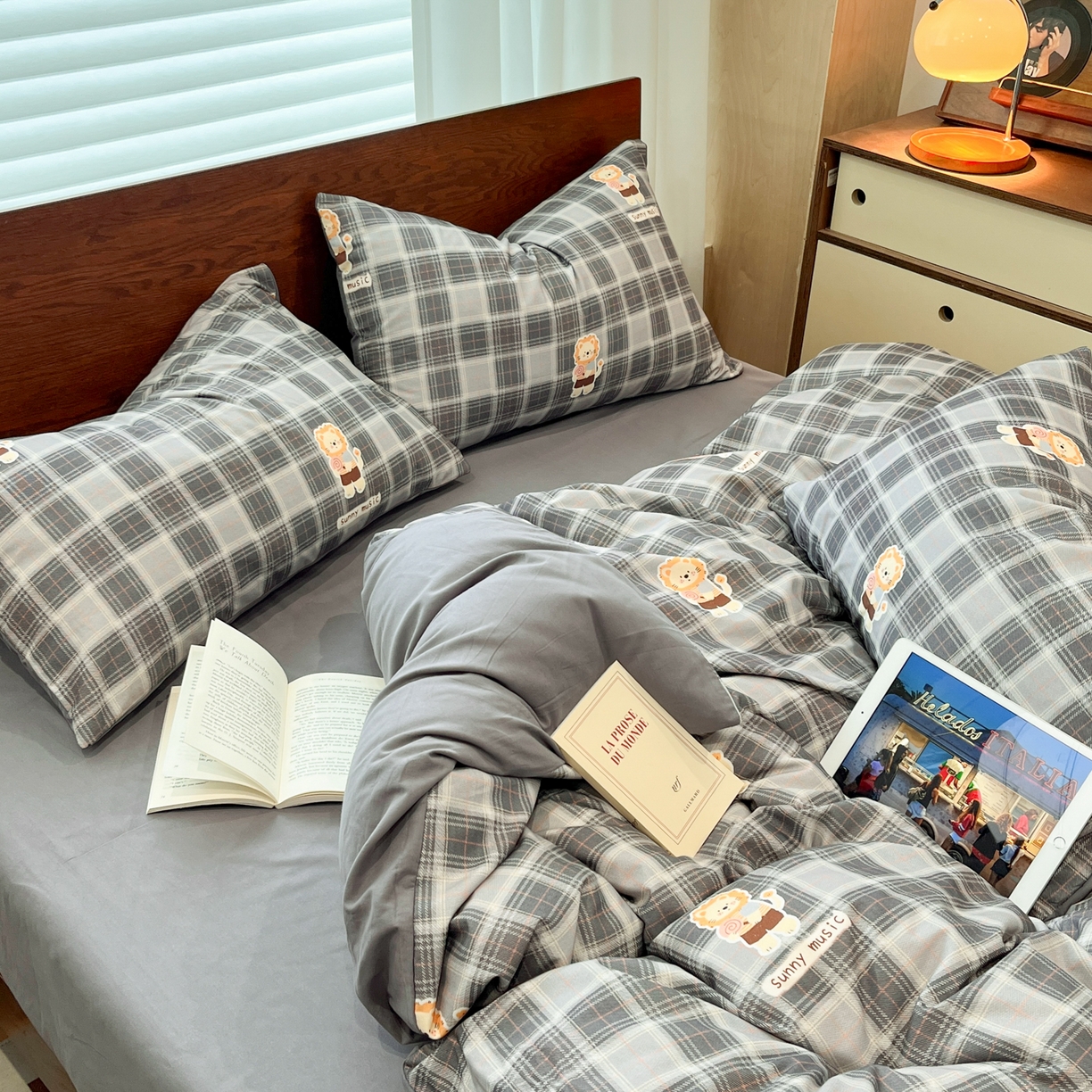 91家纺网 家纺一手货源 找家纺 小叮当家纺仓储工厂店 2025新款提供买家秀爆款花型不断货美拉德卡通全棉纯棉磨毛四件套 小萌狮