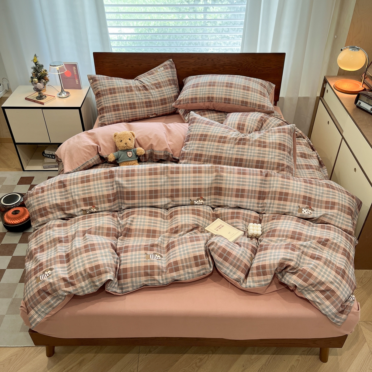 91家纺网 家纺一手货源 找家纺 小叮当家纺仓储工厂店 2025新款提供买家秀爆款花型不断货美拉德卡通全棉纯棉磨毛四件套 甜心小狗