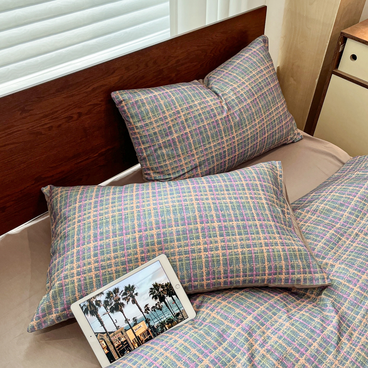 91家纺网 家纺一手货源 找家纺 小叮当家纺仓储工厂店 2025新款提供买家秀爆款花型不断货美拉德卡通全棉纯棉磨毛四件套 邂逅-紫