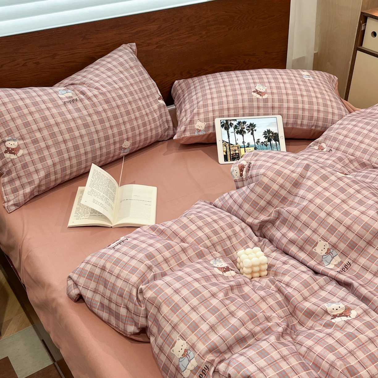 91家纺网 家纺一手货源 找家纺 小叮当家纺仓储工厂店 2025新款提供买家秀爆款花型不断货美拉德卡通全棉纯棉磨毛四件套 甜酷猫猫