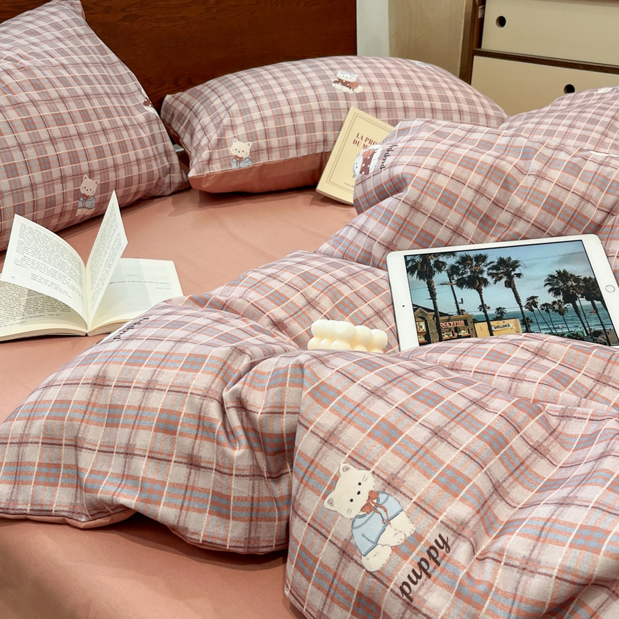 91家纺网 家纺一手货源 找家纺 小叮当家纺仓储工厂店 2025新款提供买家秀爆款花型不断货美拉德卡通全棉纯棉磨毛四件套 甜酷猫猫