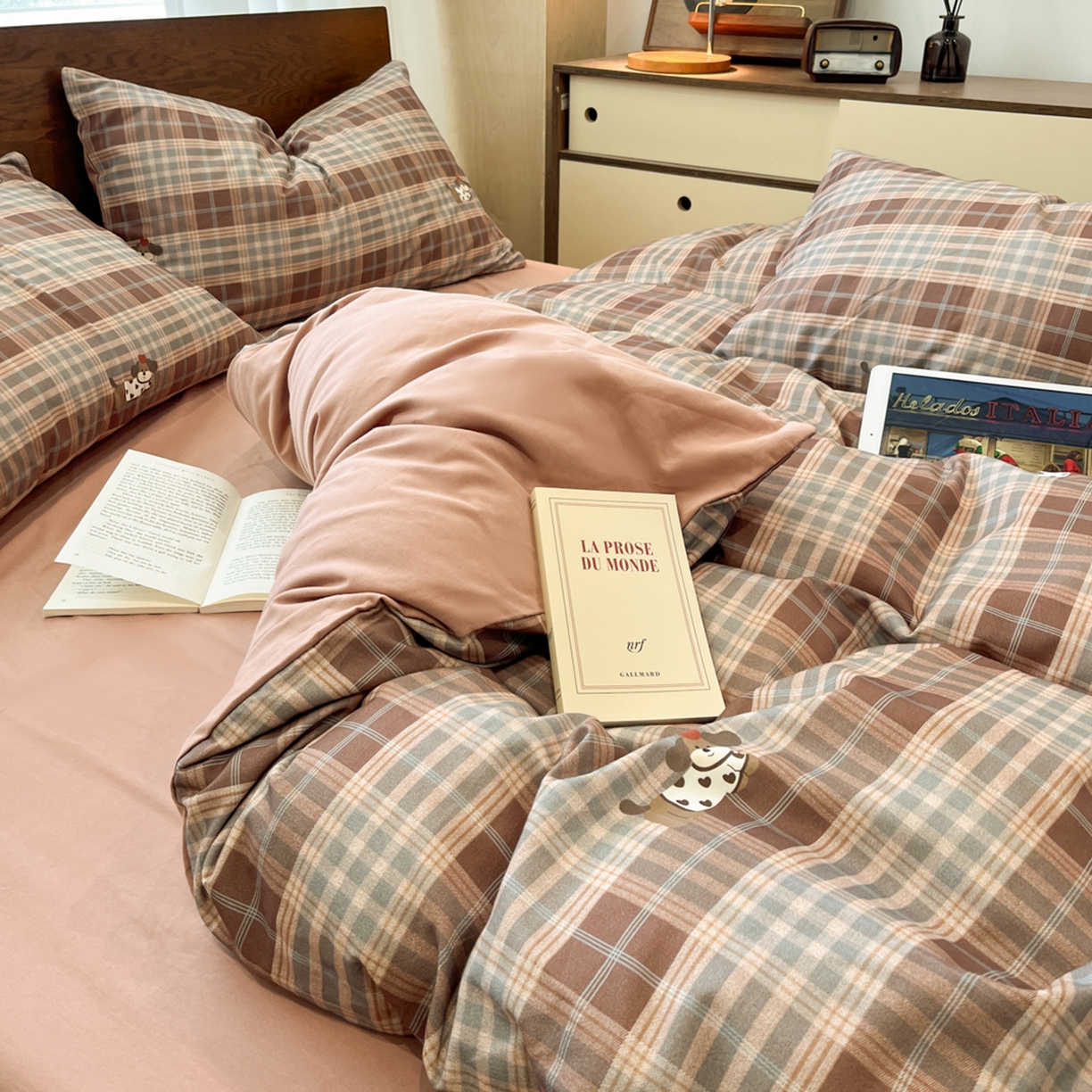 91家纺网 家纺一手货源 找家纺 小叮当家纺仓储工厂店 2025新款提供买家秀爆款花型不断货美拉德卡通全棉纯棉磨毛四件套 甜心小狗