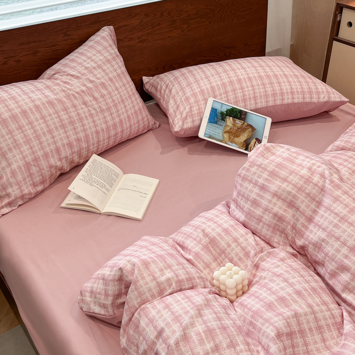 91家纺网 家纺一手货源 找家纺 小叮当家纺仓储工厂店 2025新款提供买家秀爆款花型不断货美拉德卡通全棉纯棉磨毛四件套 邂逅-粉