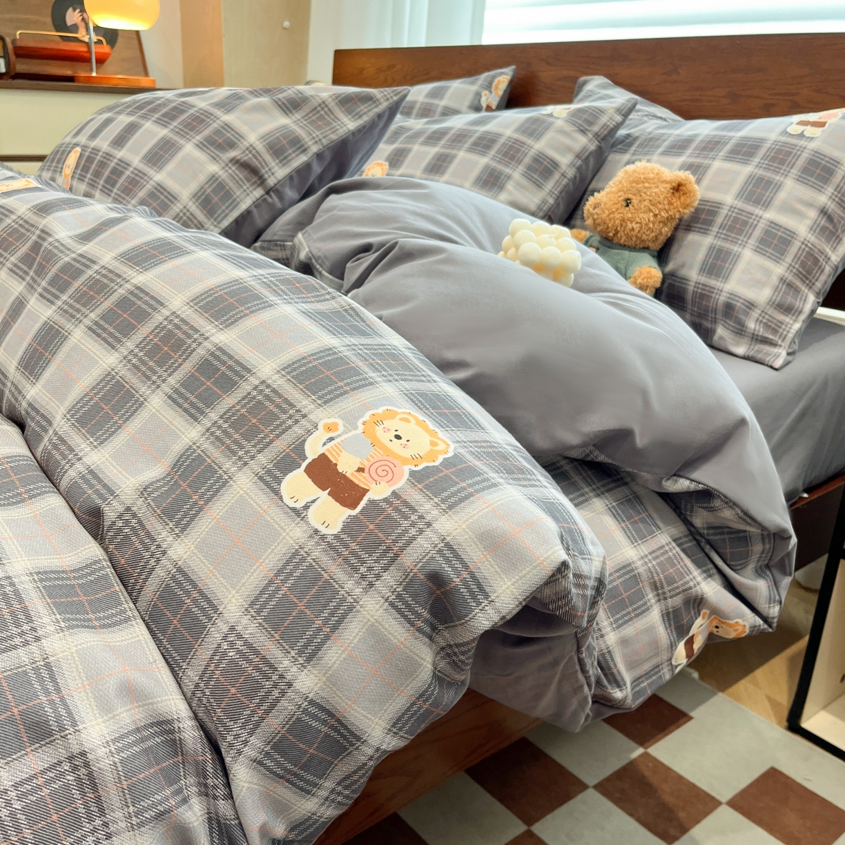 91家纺网 家纺一手货源 找家纺 小叮当家纺仓储工厂店 2025新款提供买家秀爆款花型不断货美拉德卡通全棉纯棉磨毛四件套 小萌狮