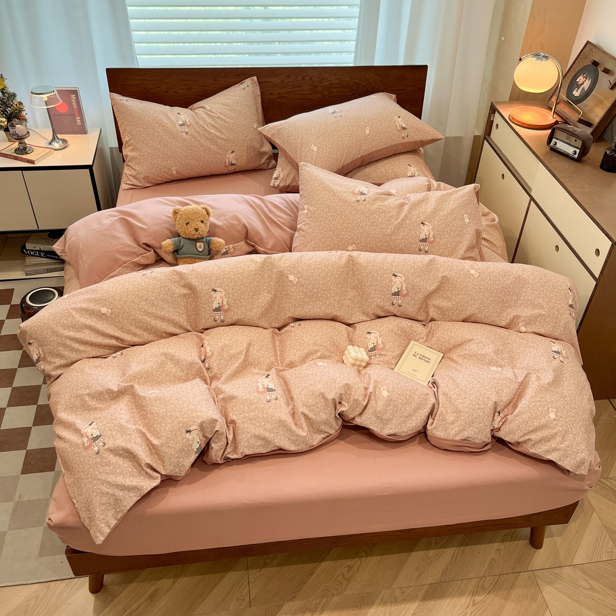 91家纺网 家纺一手货源 找家纺 小叮当家纺仓储工厂店 2025新款提供买家秀爆款花型不断货美拉德卡通全棉纯棉磨毛四件套 乐桃