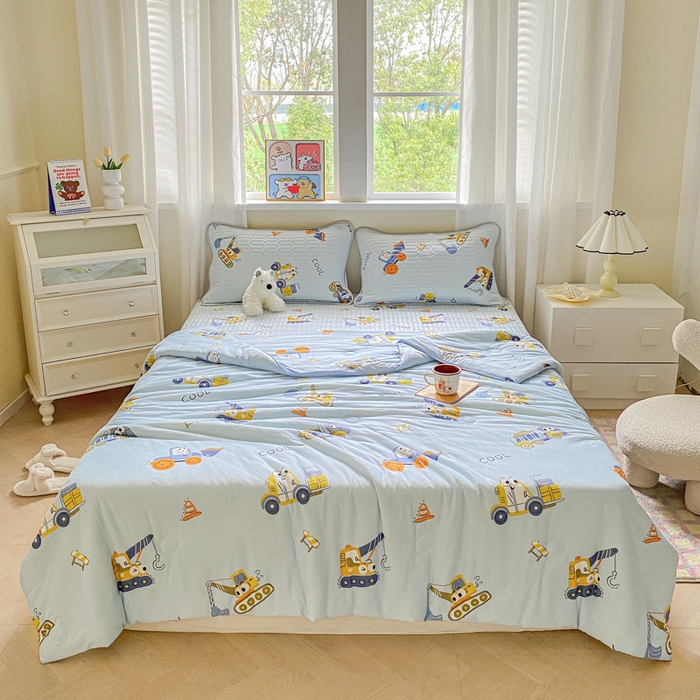 91家纺网 家纺一手货源 找家纺 小叮当家纺仓储工厂店 2025年新款A类母婴级宝宝被子豆豆绒牛奶针织棉被子儿童被子豆豆被大豆被春秋 牛奶针织被-工程车