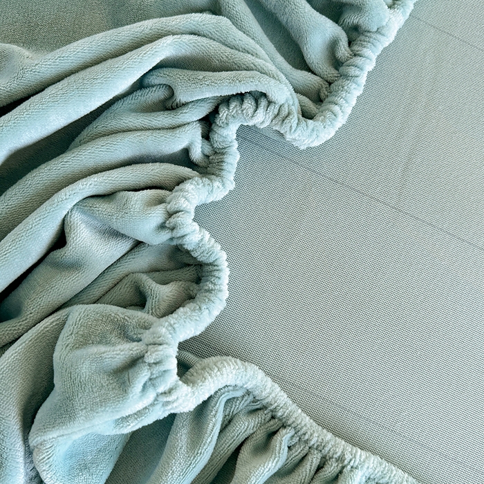 91家纺网 家纺一手货源 找家纺 卢赛尔 2025新款230g高克重纯色牛奶绒床笠单品-米兰系列 米兰-天青色