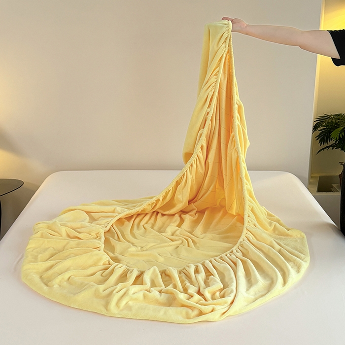 91家纺网 家纺一手货源 找家纺 卢赛尔 2025新款230g高克重纯色牛奶绒床笠单品-米兰系列 米兰-柠檬黄