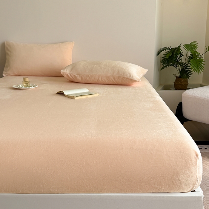 卢赛尔 2025新款230g高克重纯色牛奶绒床笠单品-米兰系列 米兰-米黄色