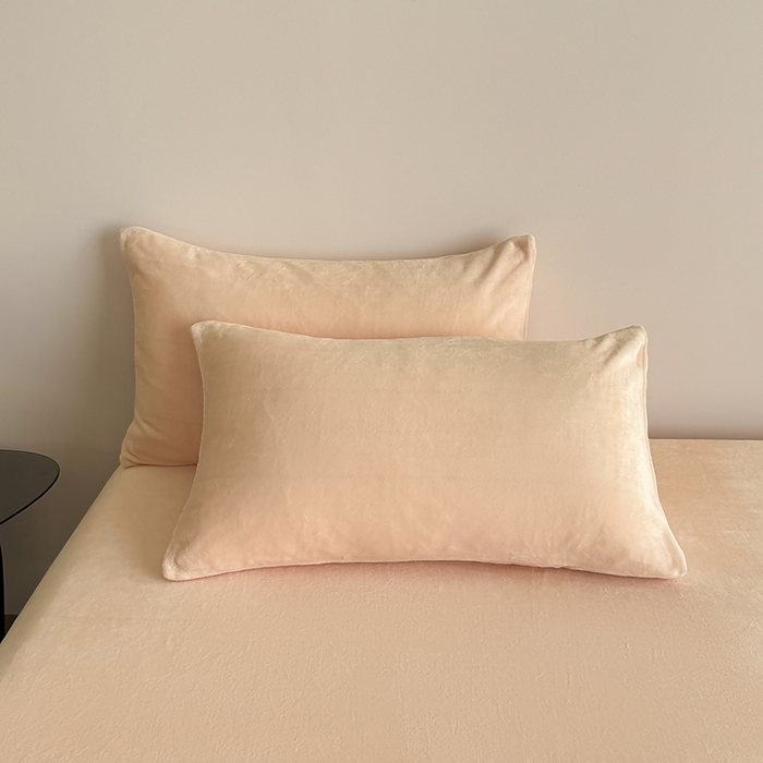 91家纺网 家纺一手货源 找家纺 卢赛尔 2025新款230g高克重纯色牛奶绒床笠单品-米兰系列 米兰-米黄色