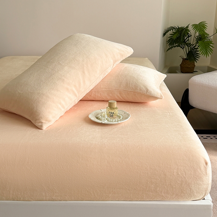 91家纺网 家纺一手货源 找家纺 卢赛尔 2025新款230g高克重纯色牛奶绒床笠单品-米兰系列 米兰-米黄色