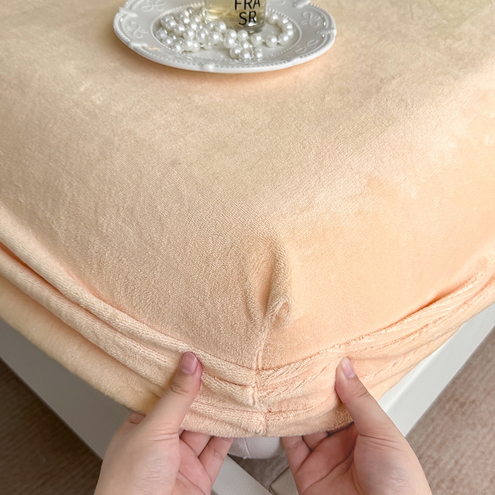 91家纺网 家纺一手货源 找家纺 卢赛尔 2025新款230g高克重纯色牛奶绒床笠单品-米兰系列 米兰-米黄色