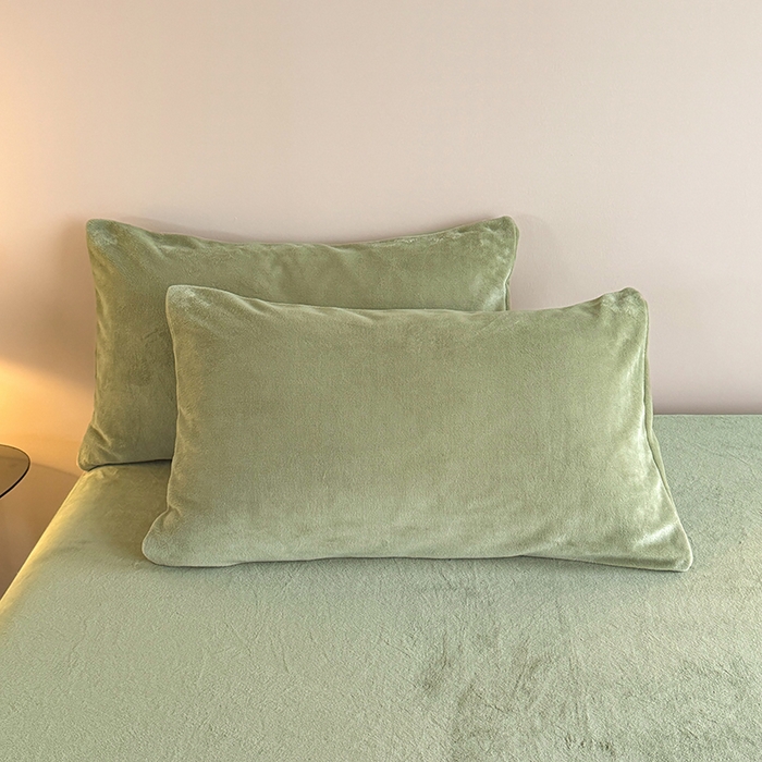 91家纺网 家纺一手货源 找家纺 卢赛尔 2025新款230g高克重纯色牛奶绒床笠单品-米兰系列 米兰-青草绿