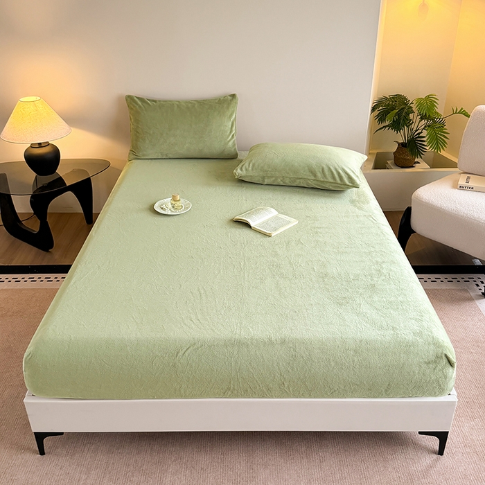 91家纺网 家纺一手货源 找家纺 卢赛尔 2025新款230g高克重纯色牛奶绒床笠单品-米兰系列 米兰-青草绿