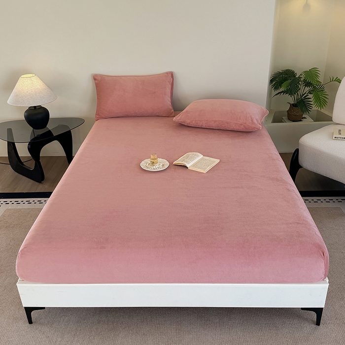 91家纺网 家纺一手货源 找家纺 卢赛尔 2025新款230g高克重纯色牛奶绒床笠单品-米兰系列 米兰-藕粉玉